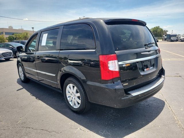 2016 Chrysler Town & Country Touring