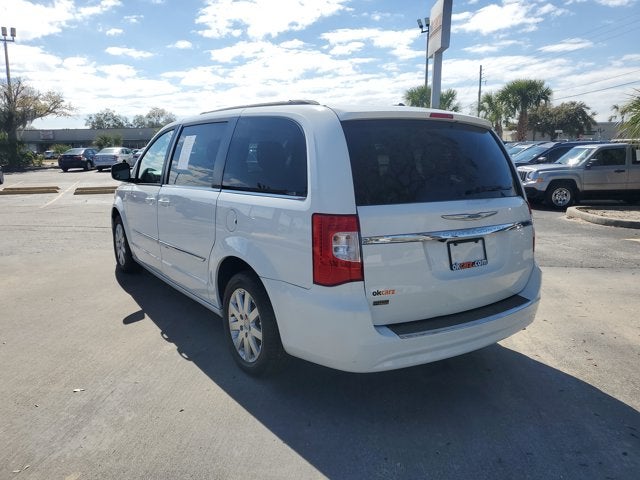 2016 Chrysler Town & Country Touring