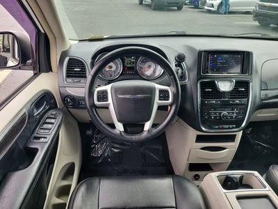 2016 Chrysler Town & Country Touring