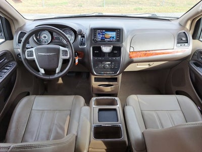 2016 Chrysler Town & Country Touring