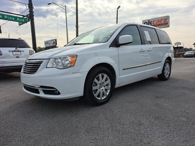 2016 Chrysler Town & Country Touring