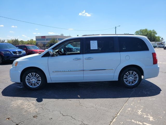 2015 Chrysler Town & Country Touring-L