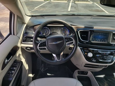 2021 Chrysler Voyager LXI