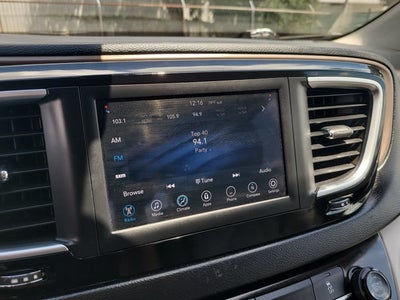 2021 Chrysler Voyager LXI