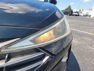 2019 Hyundai Elantra SE