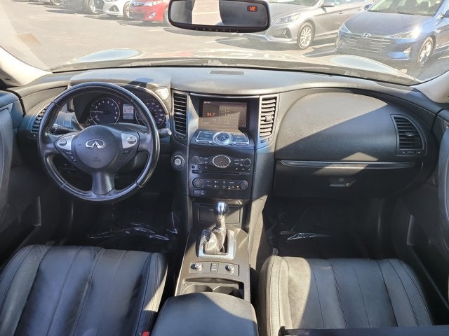 2016 INFINITI QX70 RWD 4dr