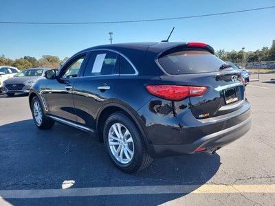 2016 INFINITI QX70 RWD 4dr