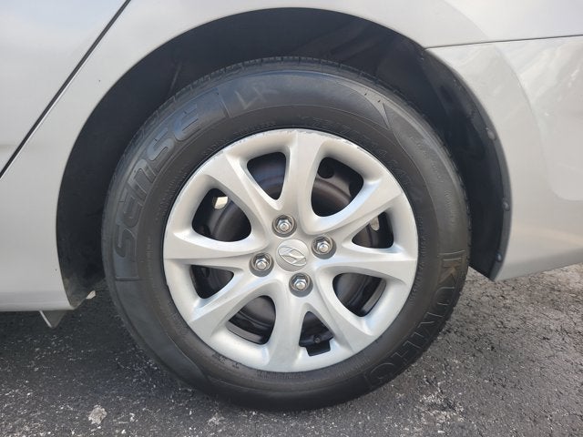 2013 Hyundai Accent GLS