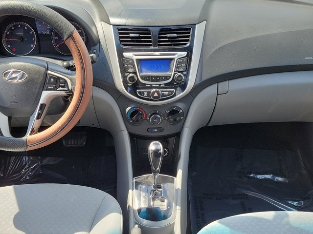 2013 Hyundai Accent SE