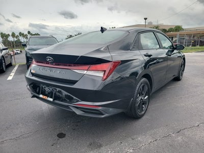 2022 Hyundai Elantra SEL