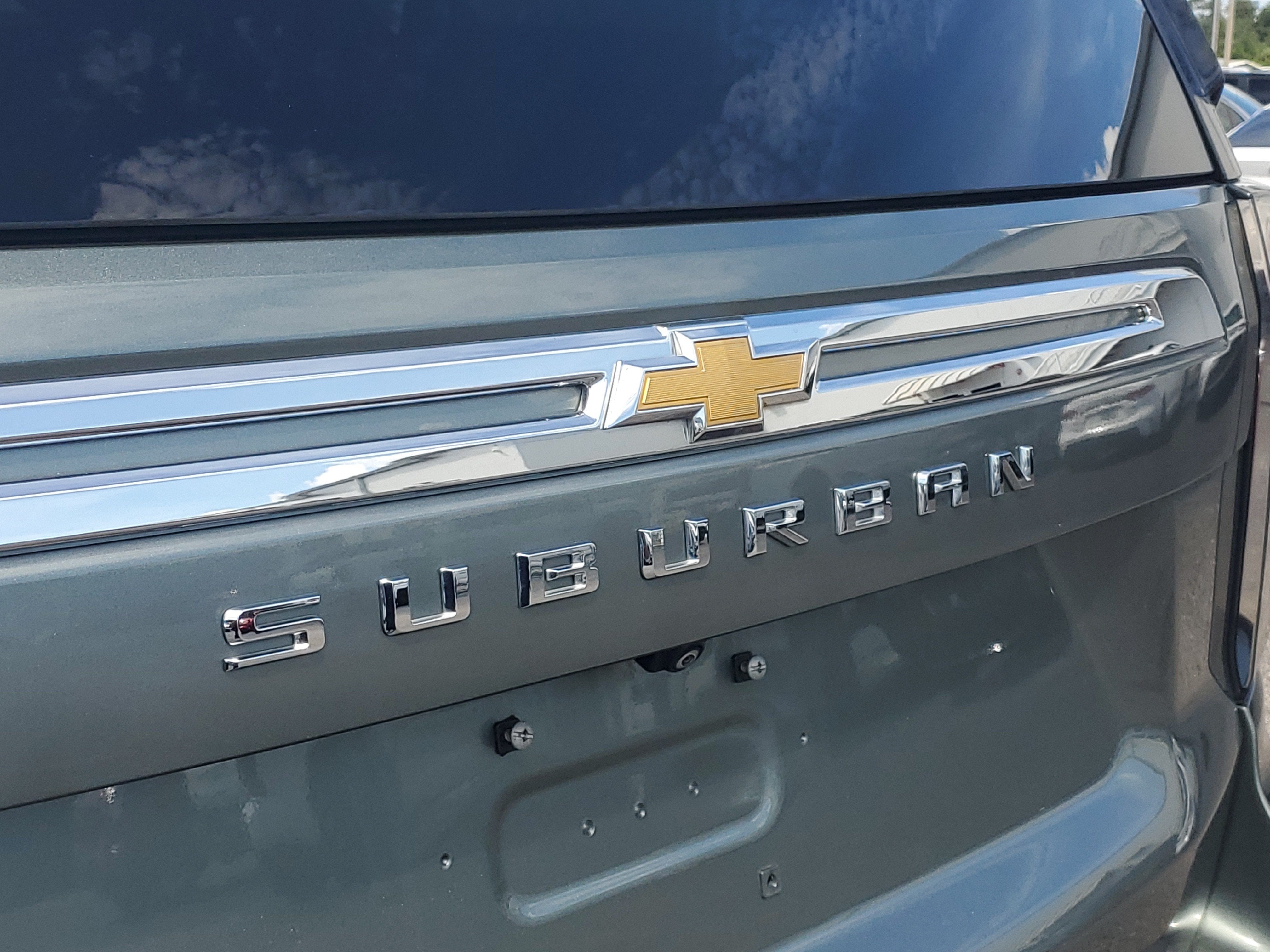 2023 Chevrolet Suburban LT