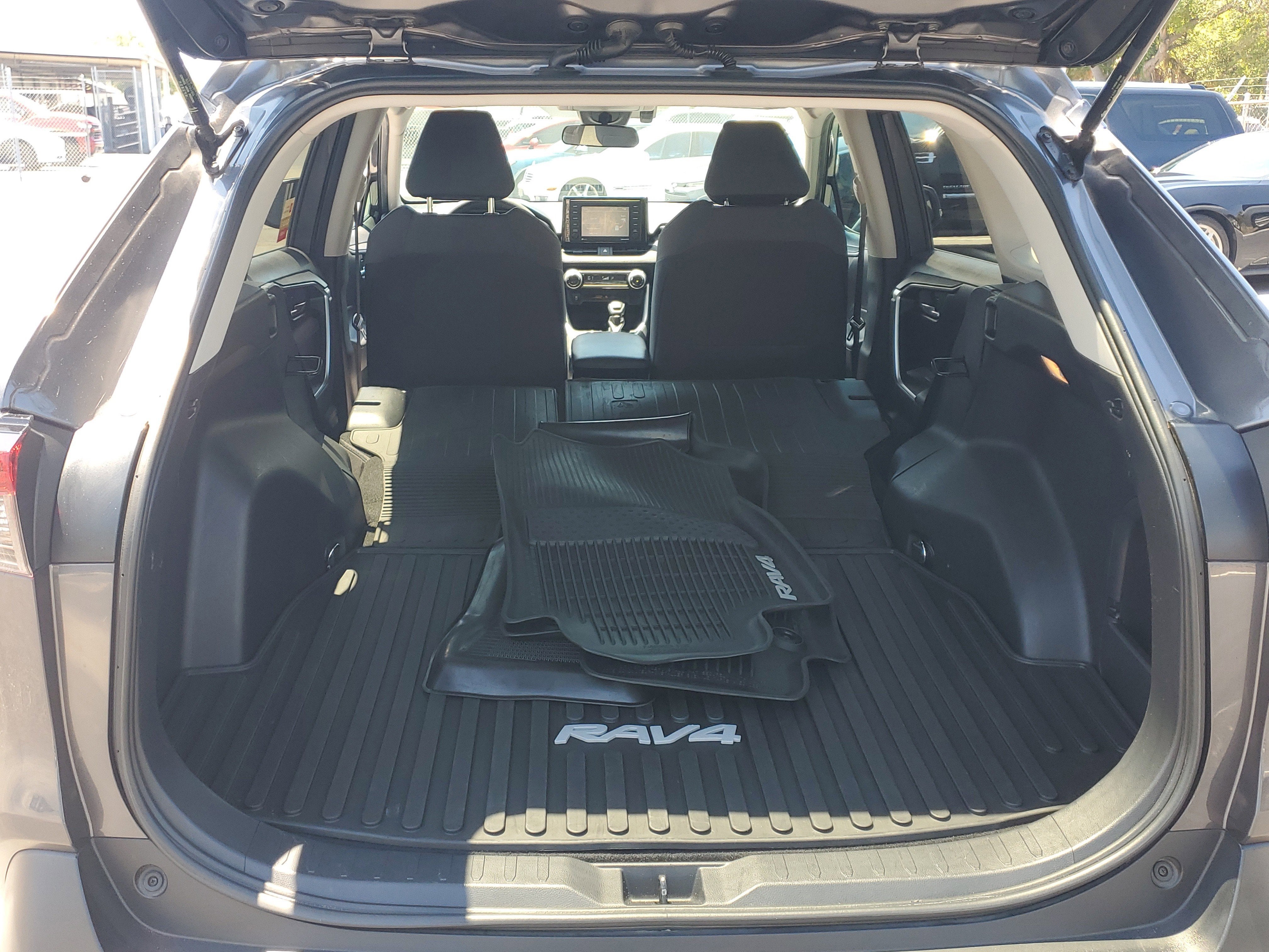 2020 Toyota RAV4 Hybrid XLE