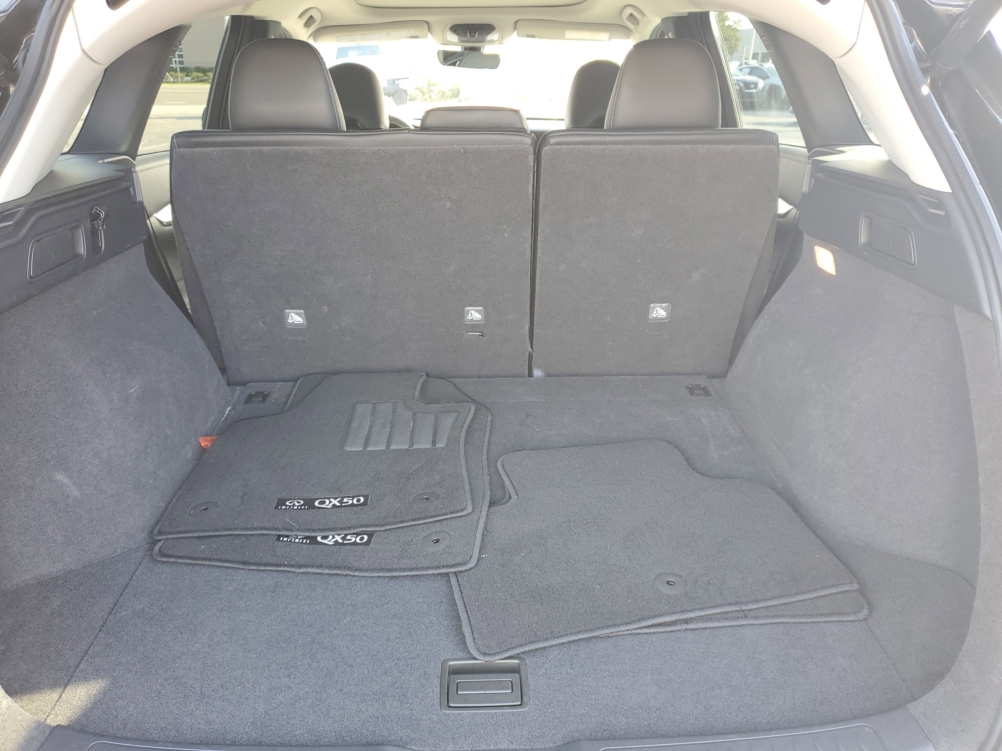 2023 INFINITI QX50 LUXE