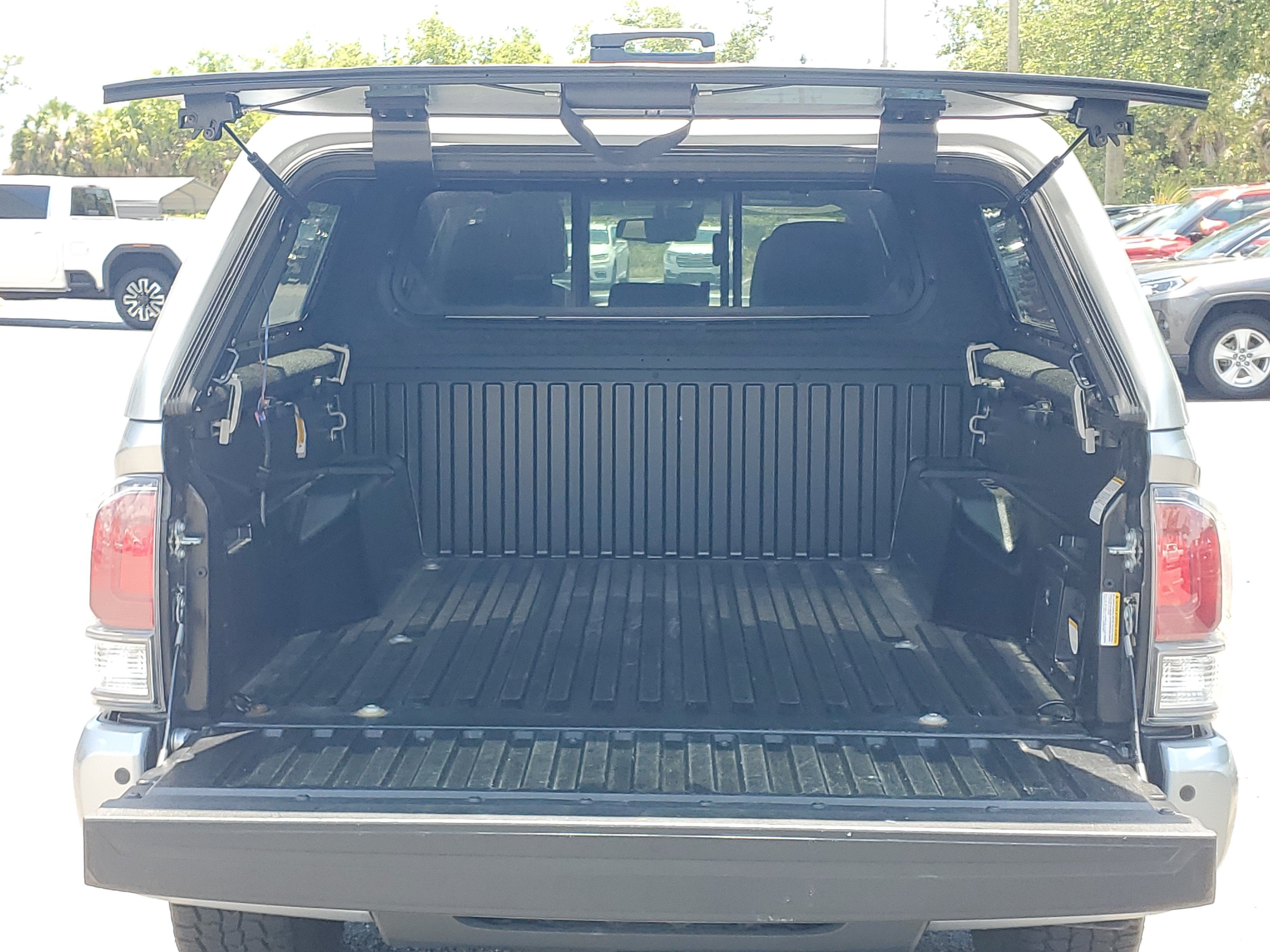 2022 Toyota Tacoma 2WD SR5