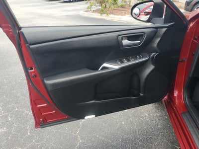 2017 Toyota Camry SE