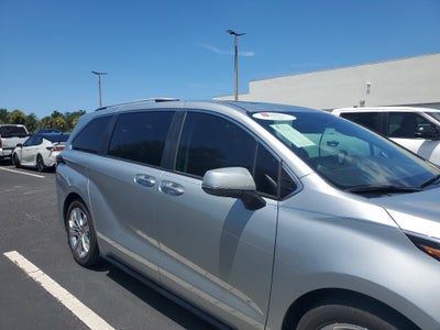 2023 Toyota Sienna Platinum