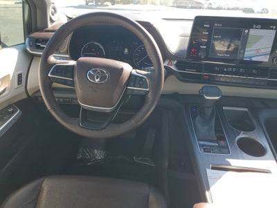 2022 Toyota Sienna Platinum