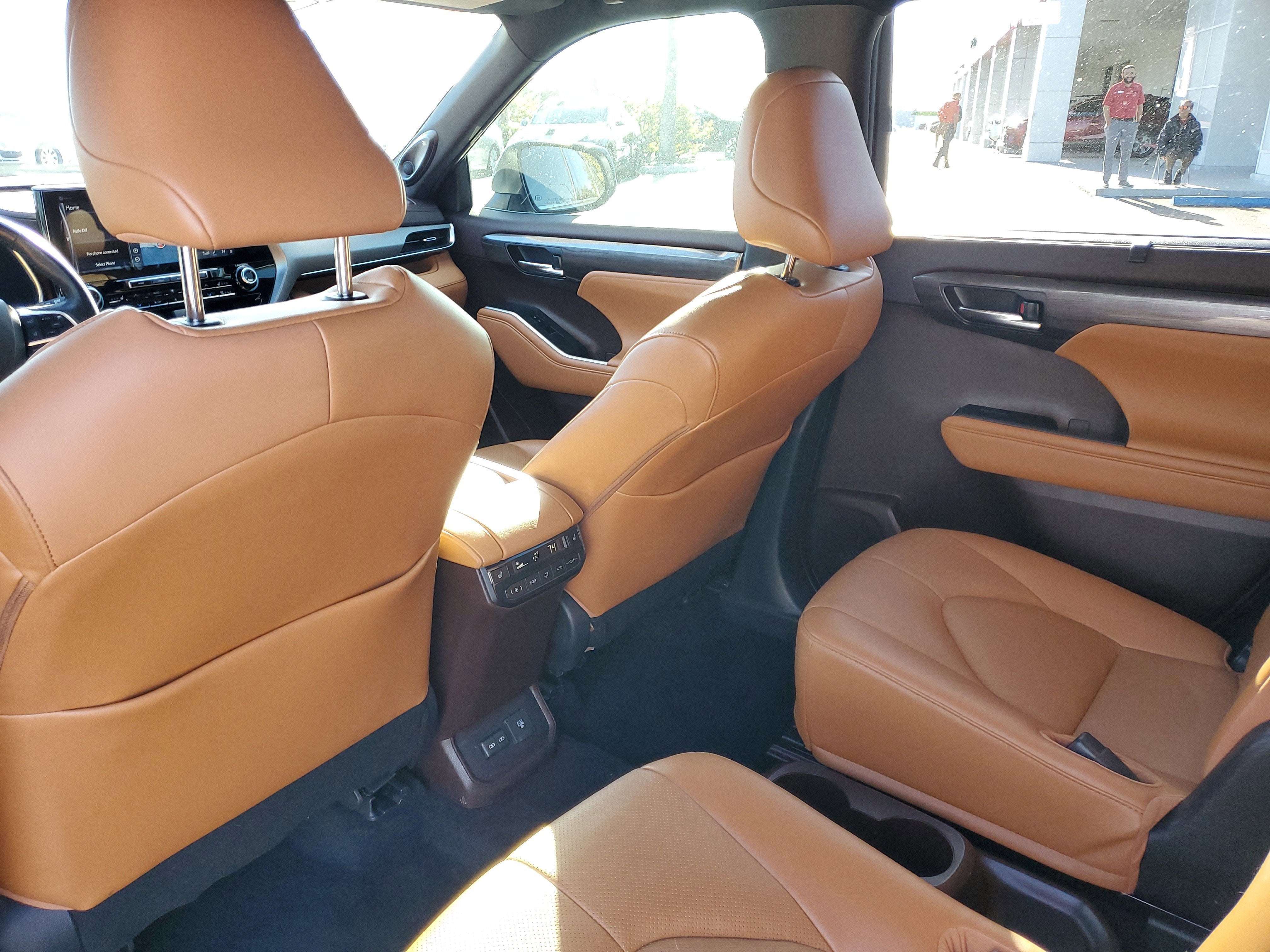 2022 Toyota Highlander Platinum