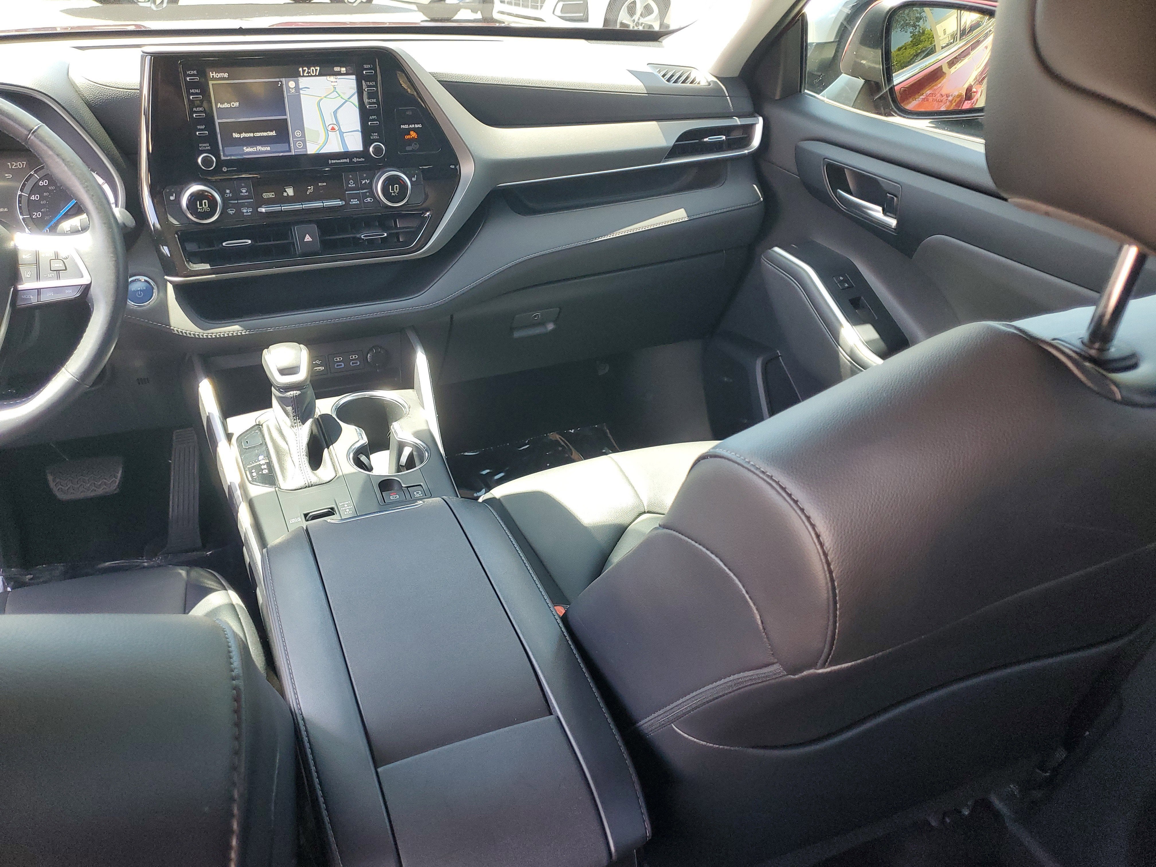 2022 Toyota Highlander Hybrid XLE