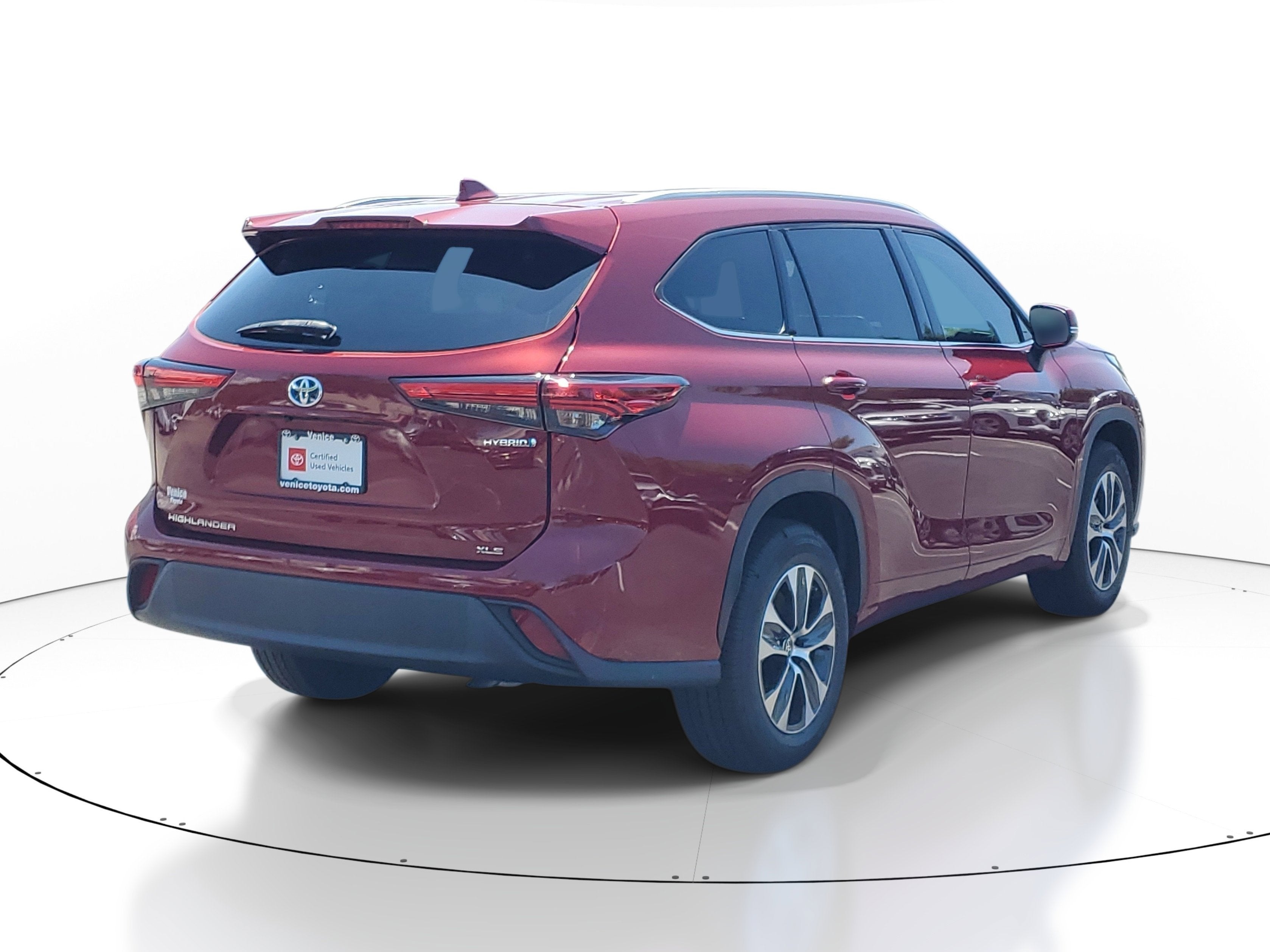 2022 Toyota Highlander Hybrid XLE