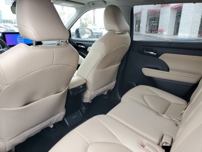 2023 Toyota Highlander Hybrid XLE