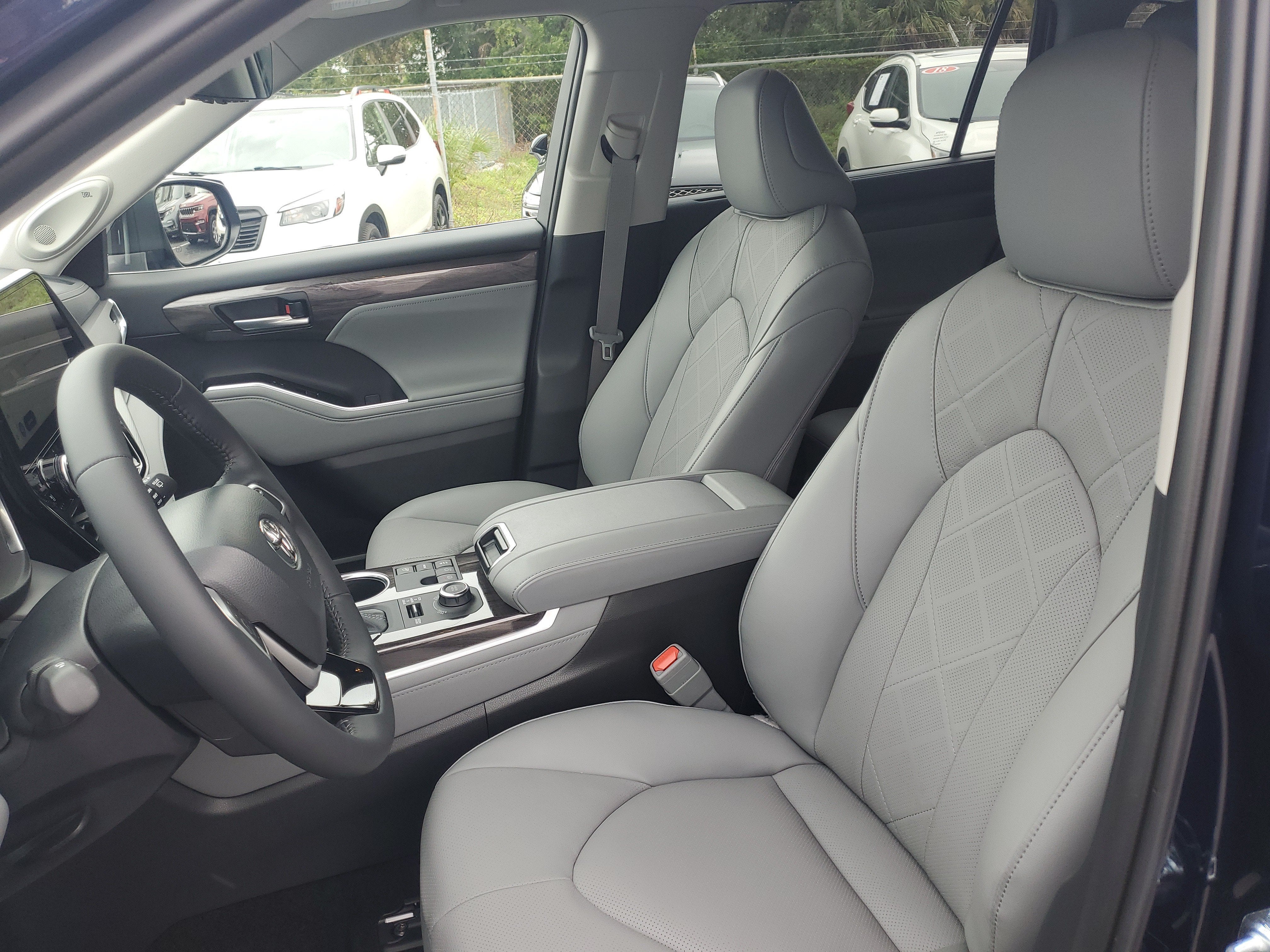 2026 Toyota Highlander Platinum
