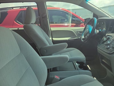 2015 Toyota Sienna LE
