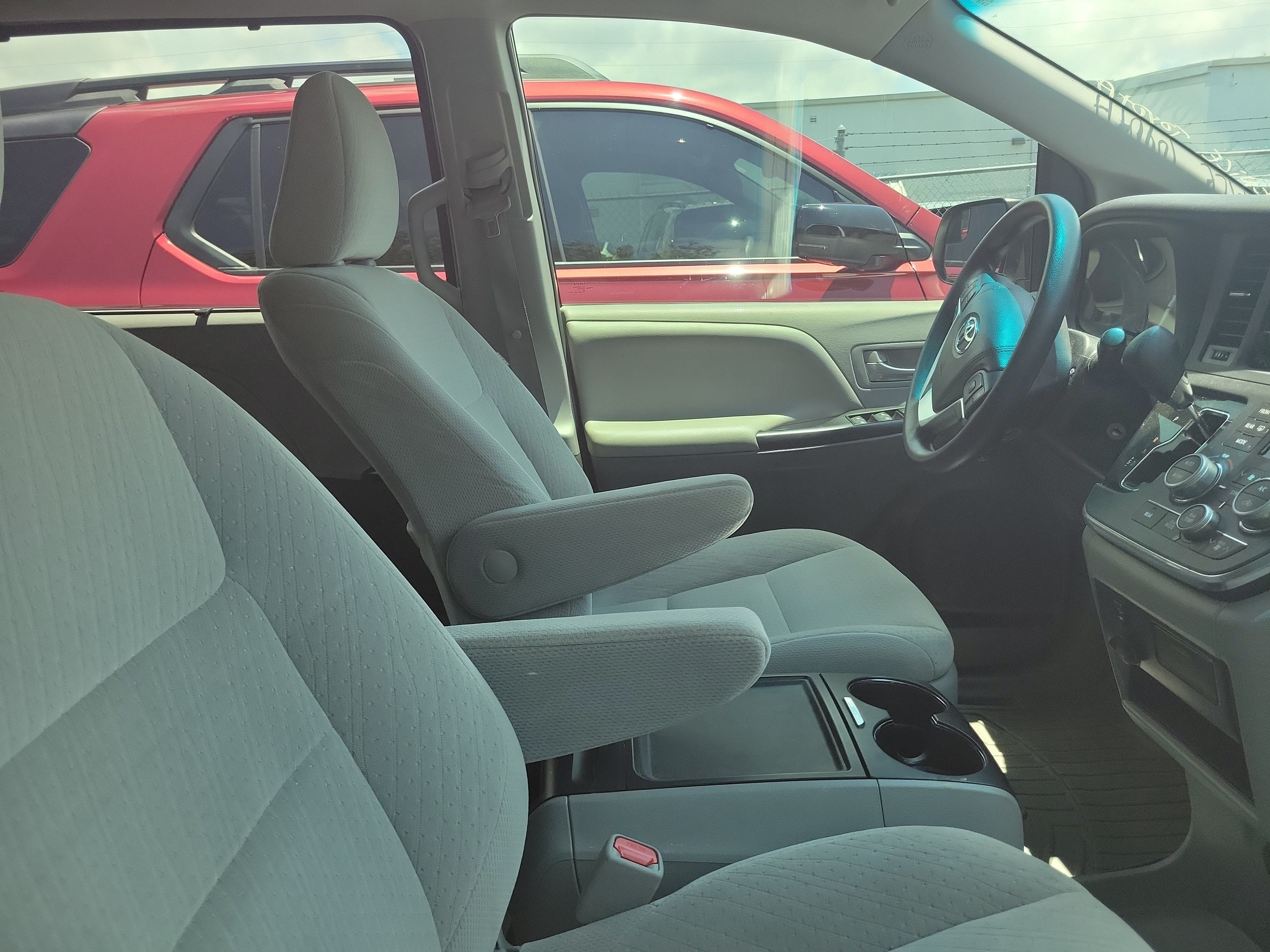 2015 Toyota Sienna LE