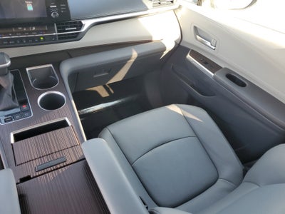 2023 Toyota Sienna XLE