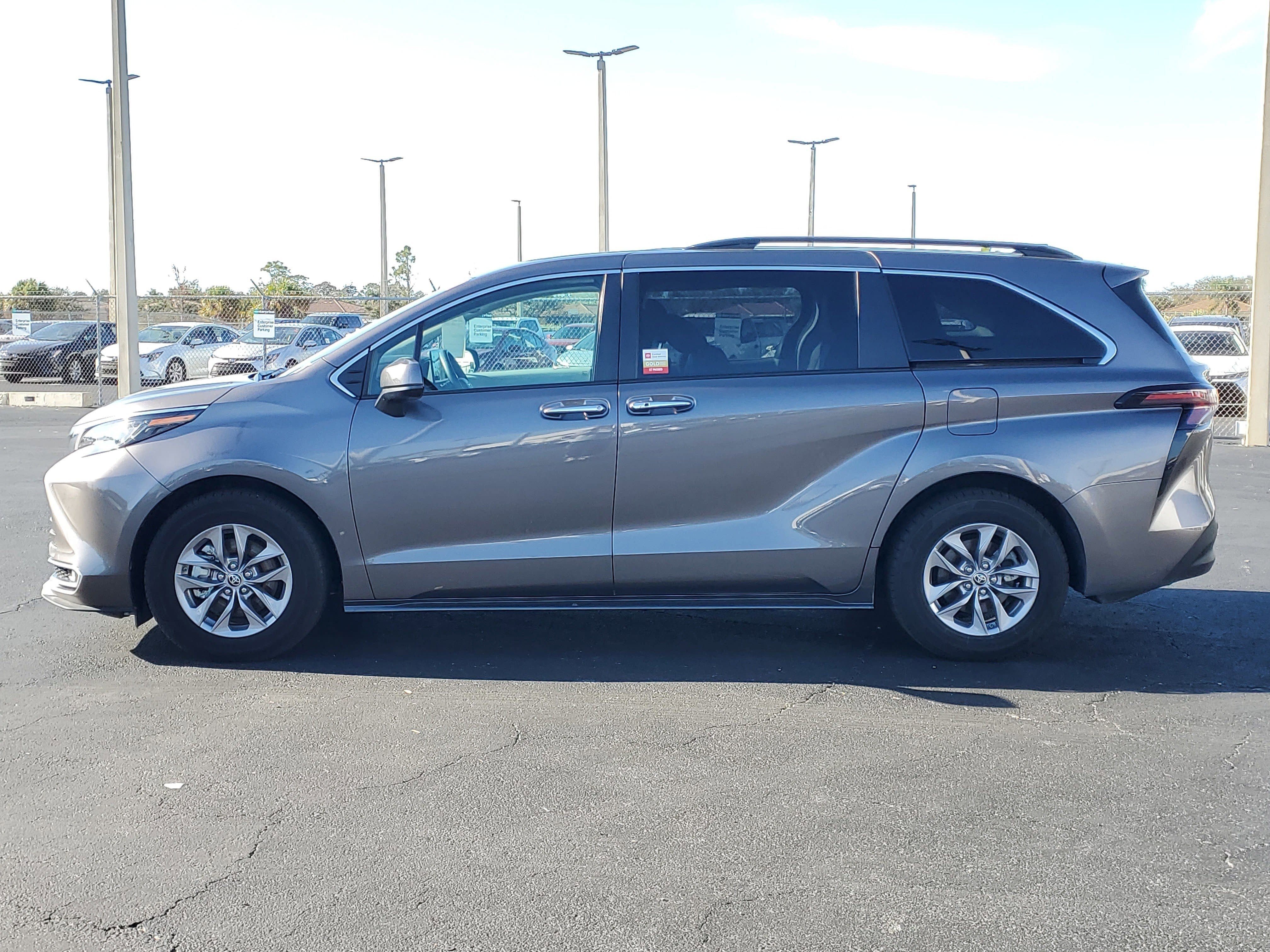 2023 Toyota Sienna XLE