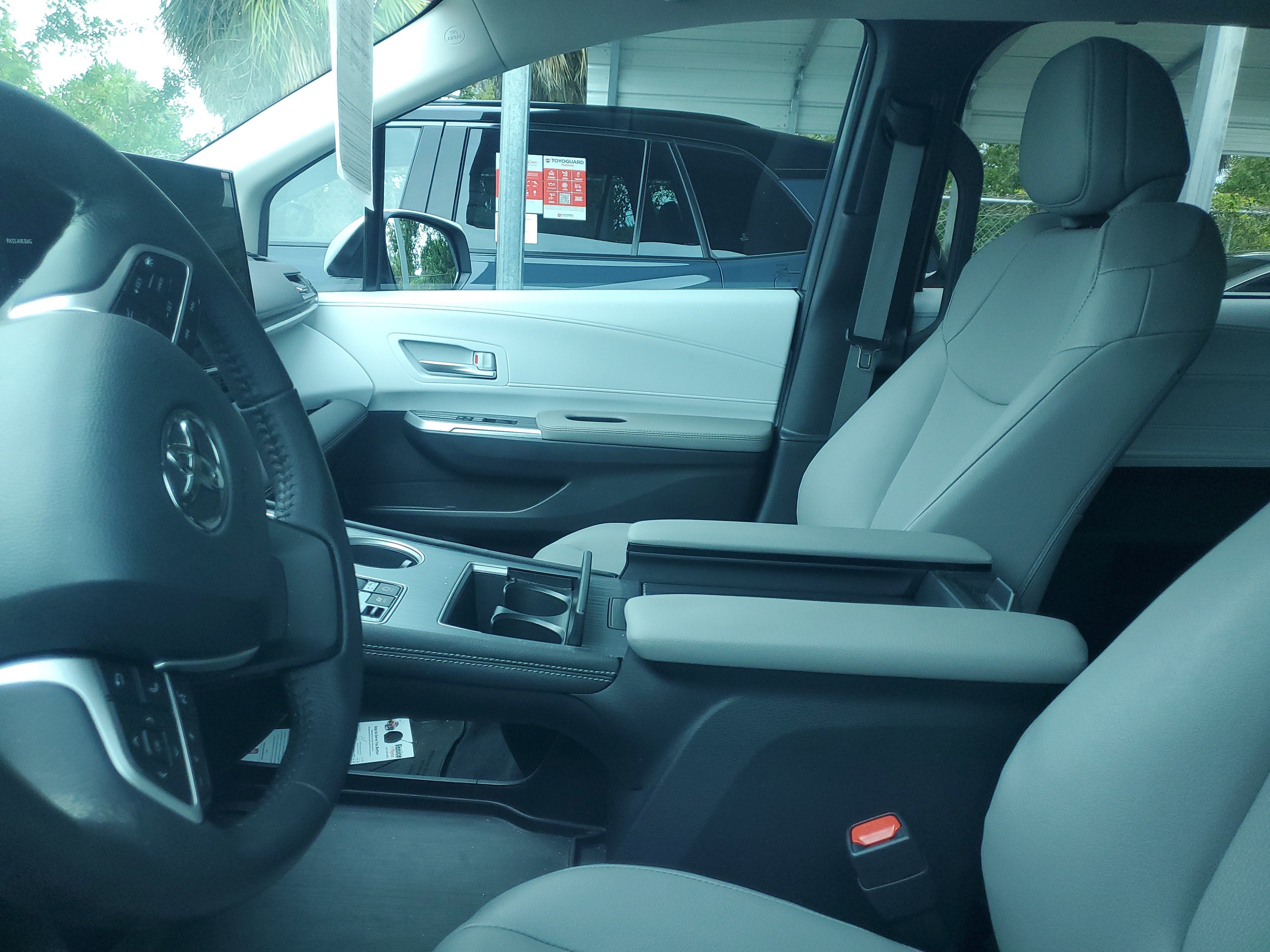 2025 Toyota Sienna XLE