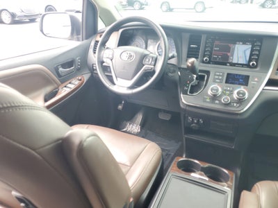2018 Toyota Sienna XLE Auto Access Seat