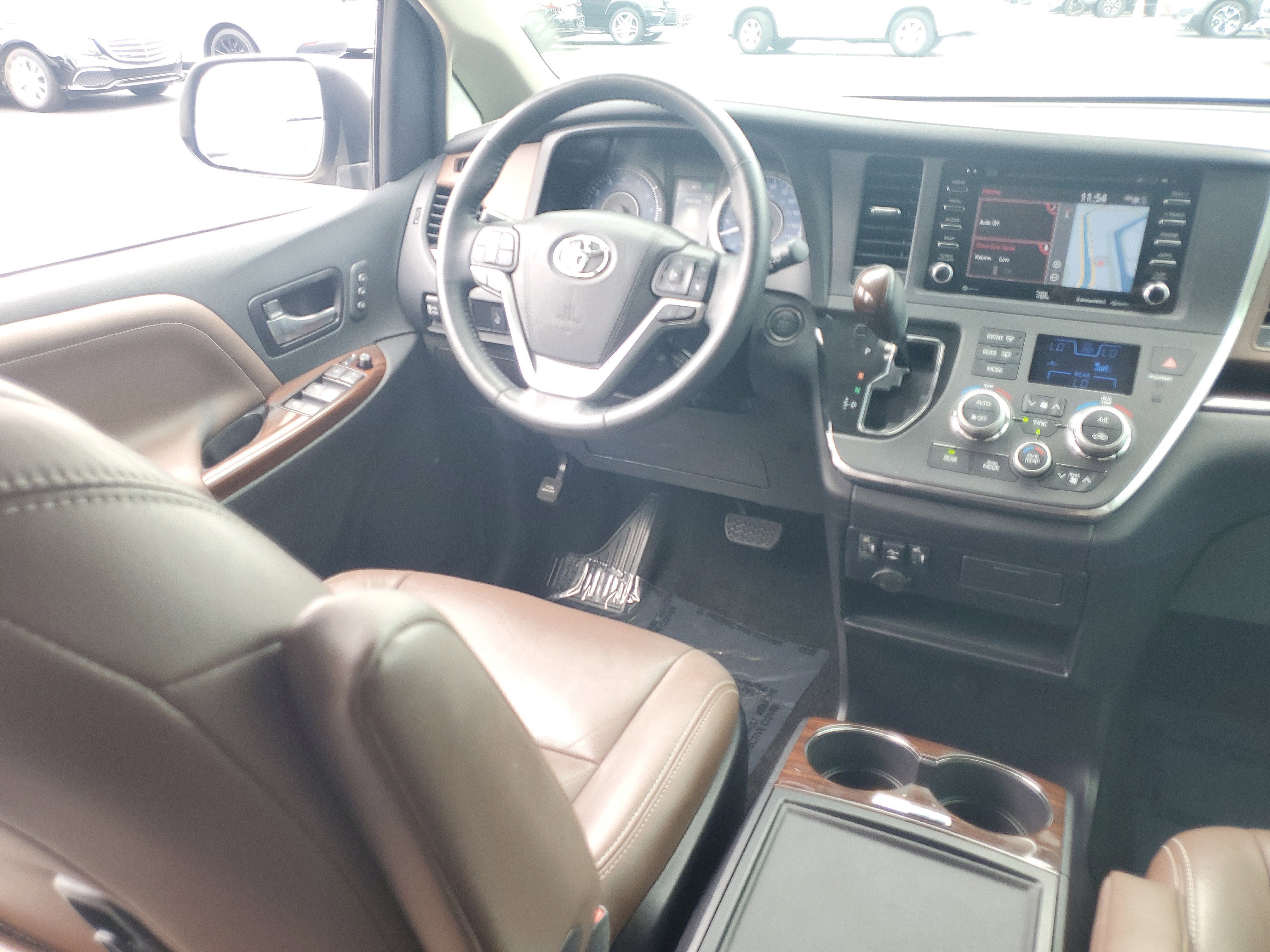 2018 Toyota Sienna XLE Auto Access Seat