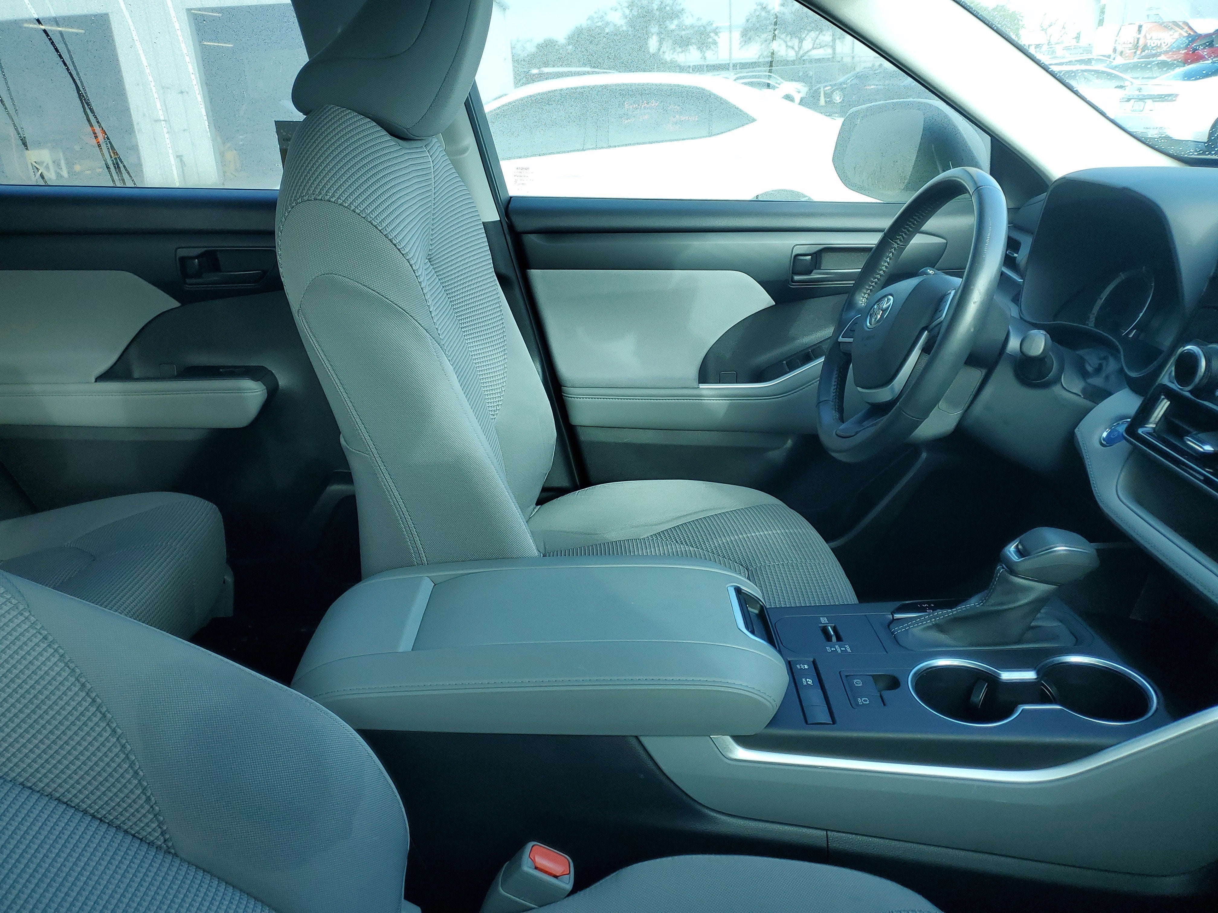 2022 Toyota Highlander Hybrid LE