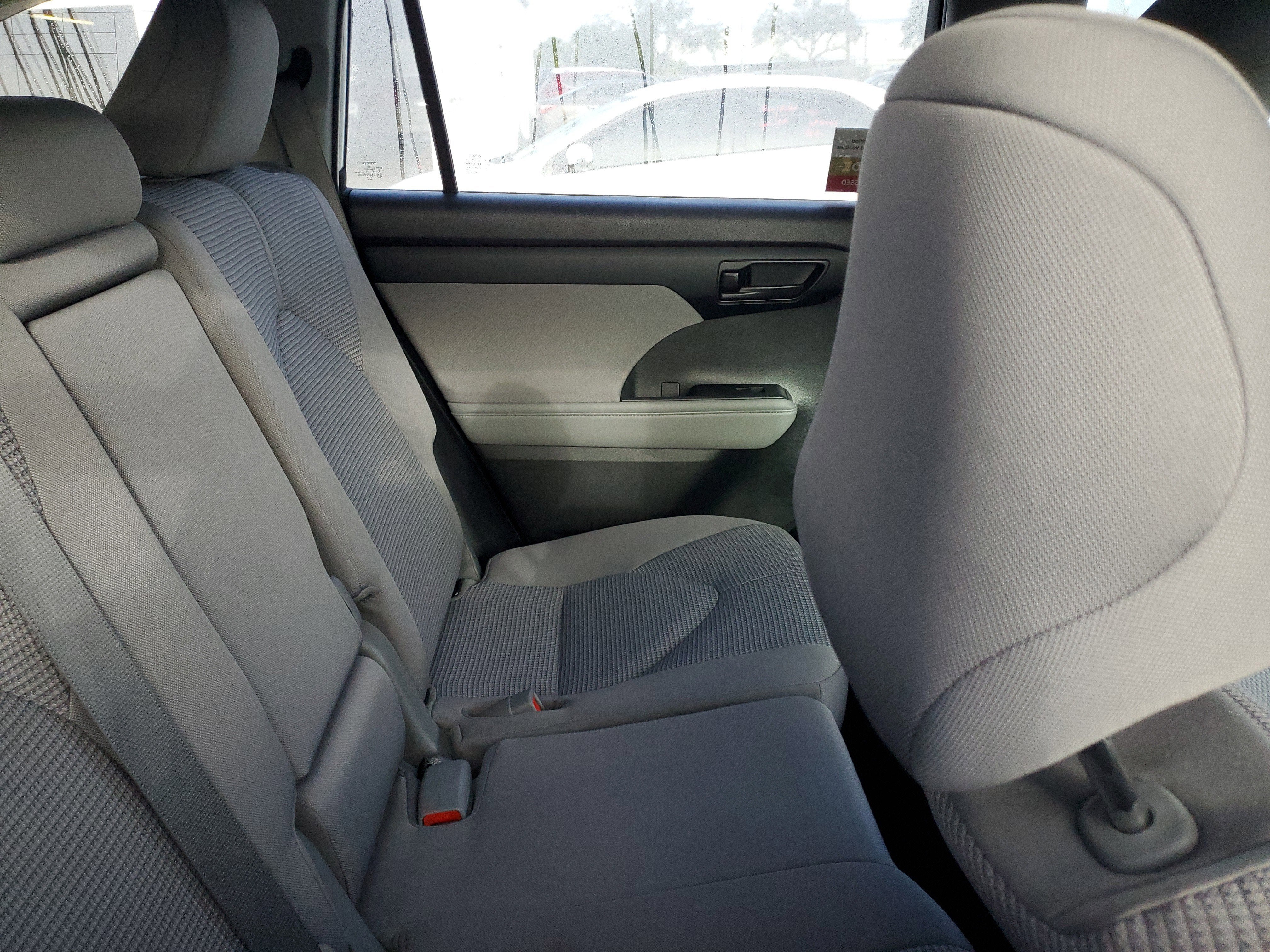 2022 Toyota Highlander Hybrid LE