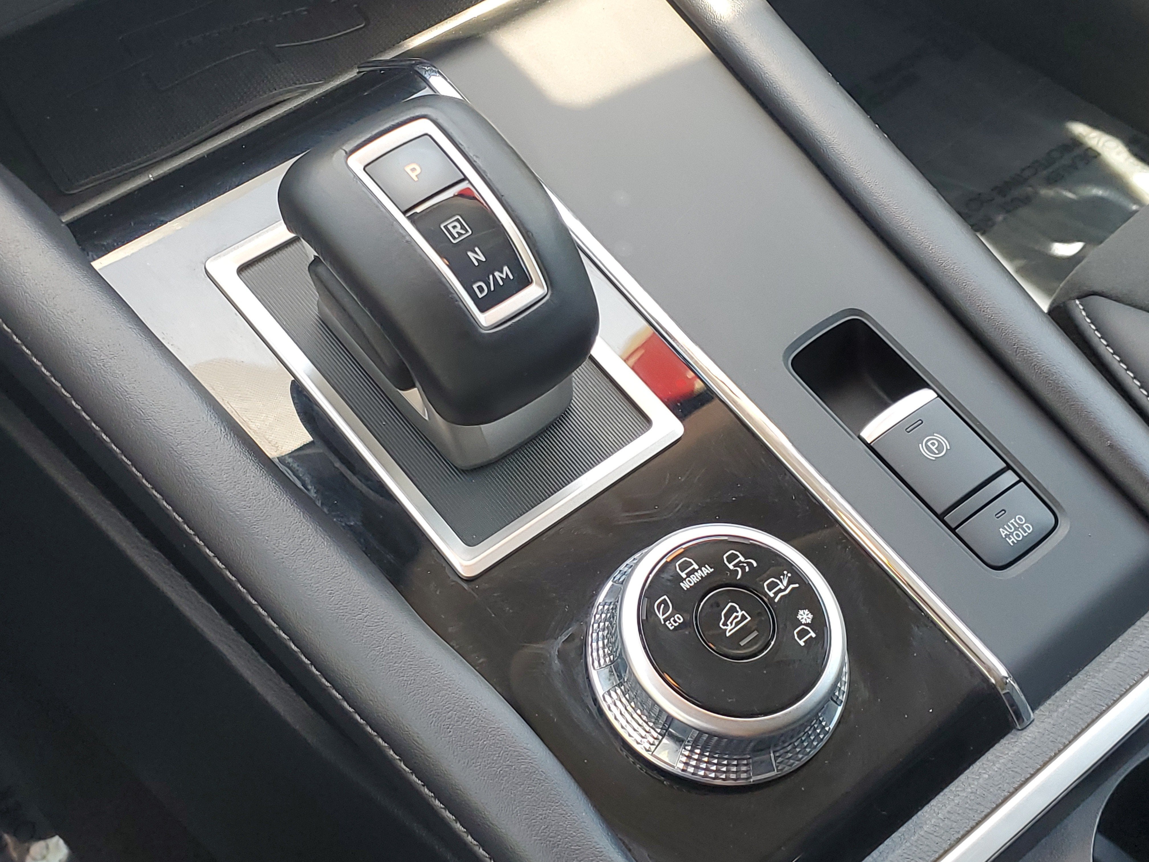 2024 Mitsubishi Outlander SE Black Edition w/Pano Roof