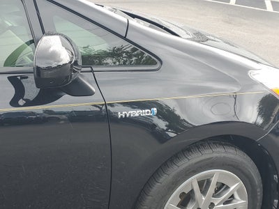 2017 Toyota Prius v Two