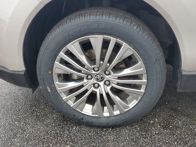 2023 Toyota Venza XLE