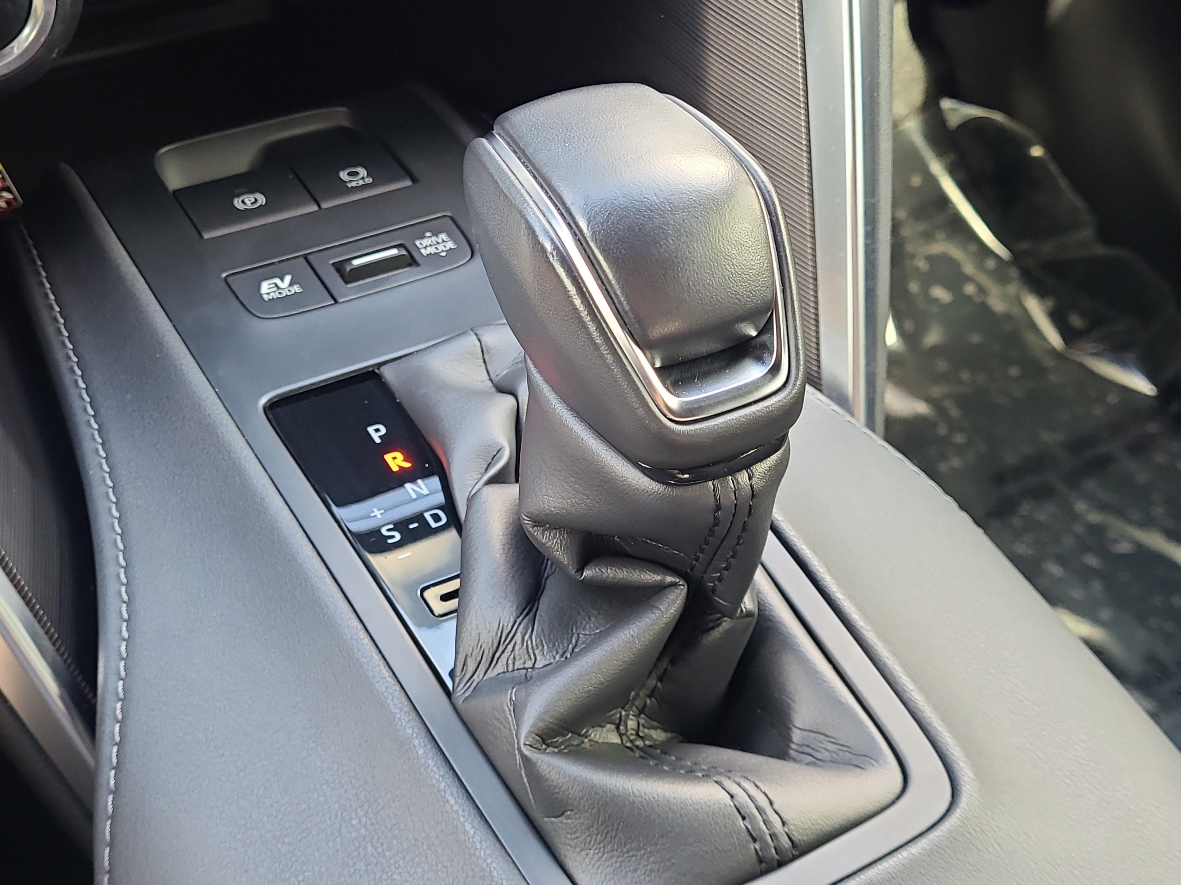 2023 Toyota Venza LE