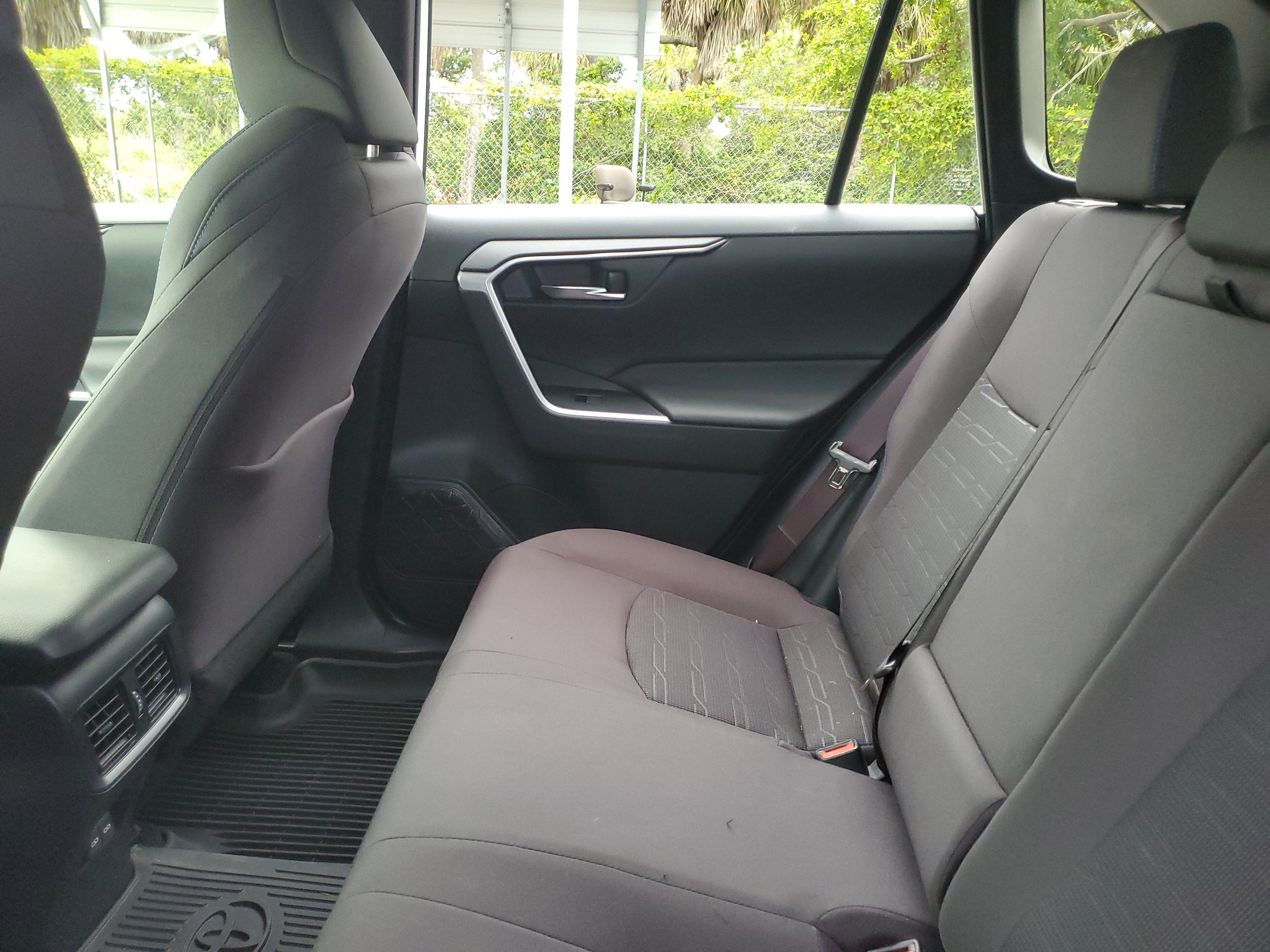 2023 Toyota RAV4 Hybrid SE