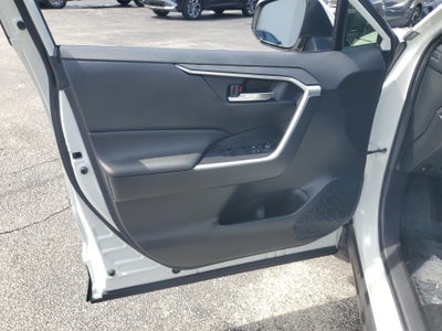 2023 Toyota RAV4 Hybrid SE
