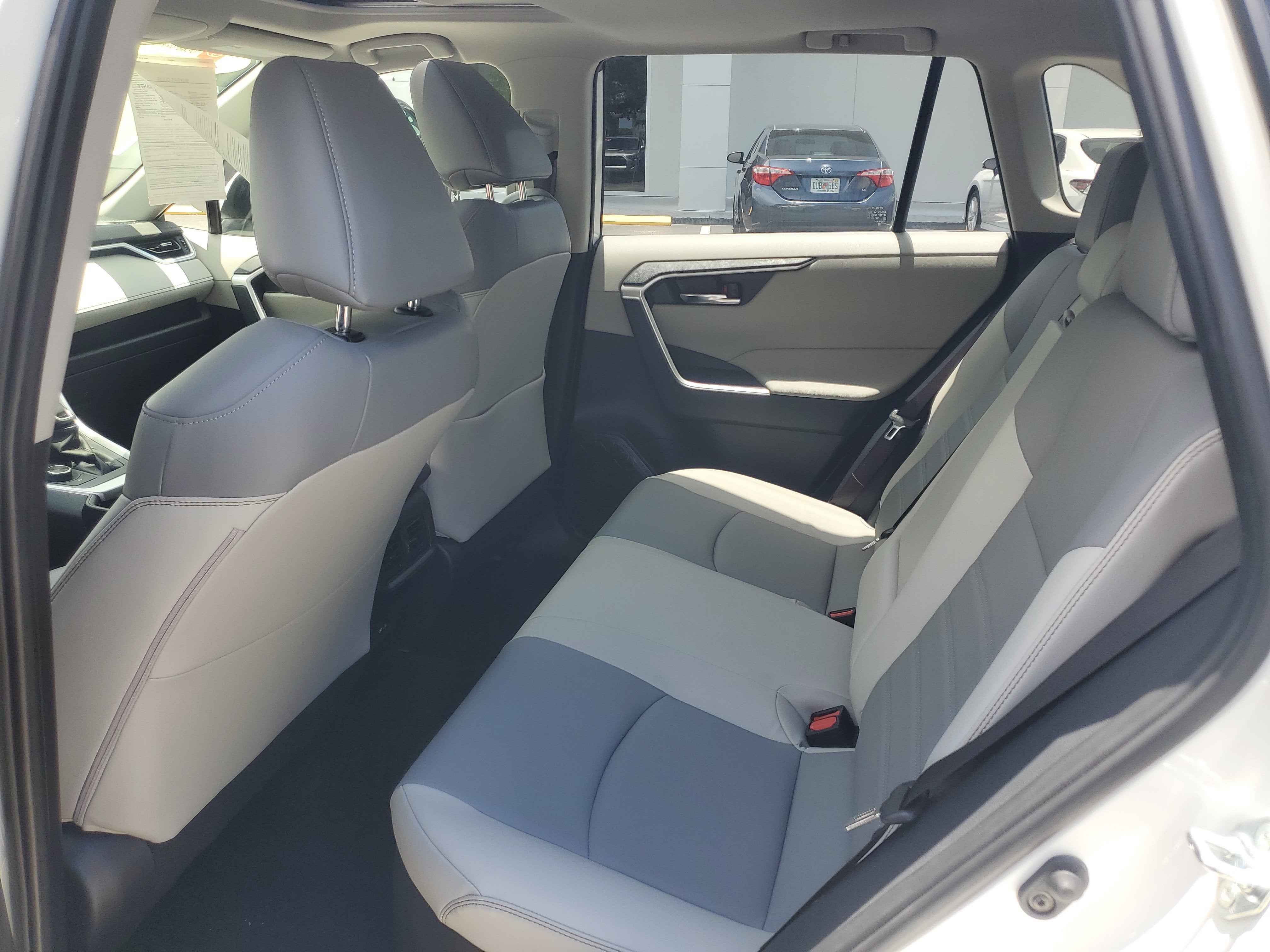 2022 Toyota RAV4 Hybrid XLE Premium
