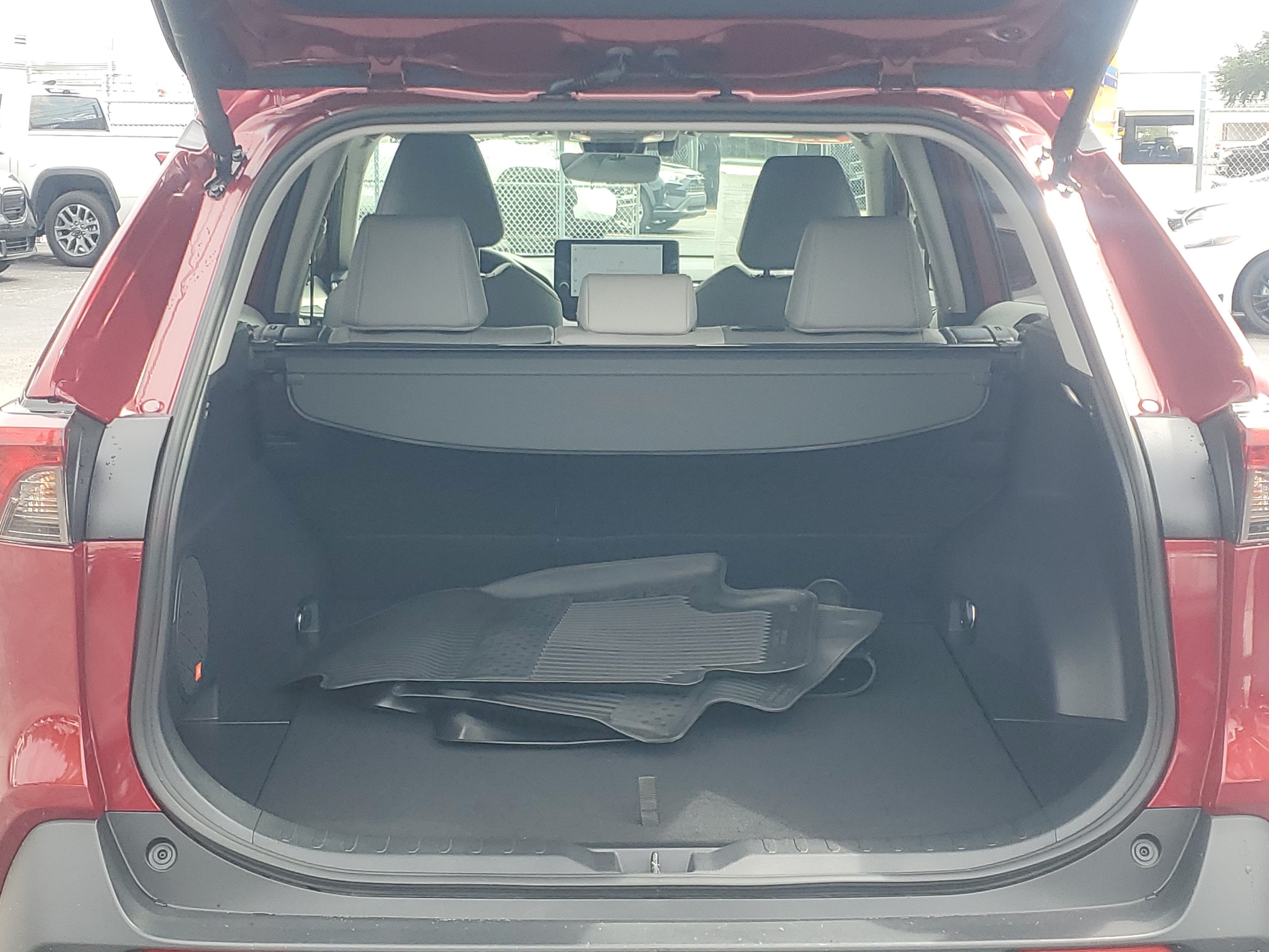 2025 Toyota RAV4 Hybrid XLE Premium
