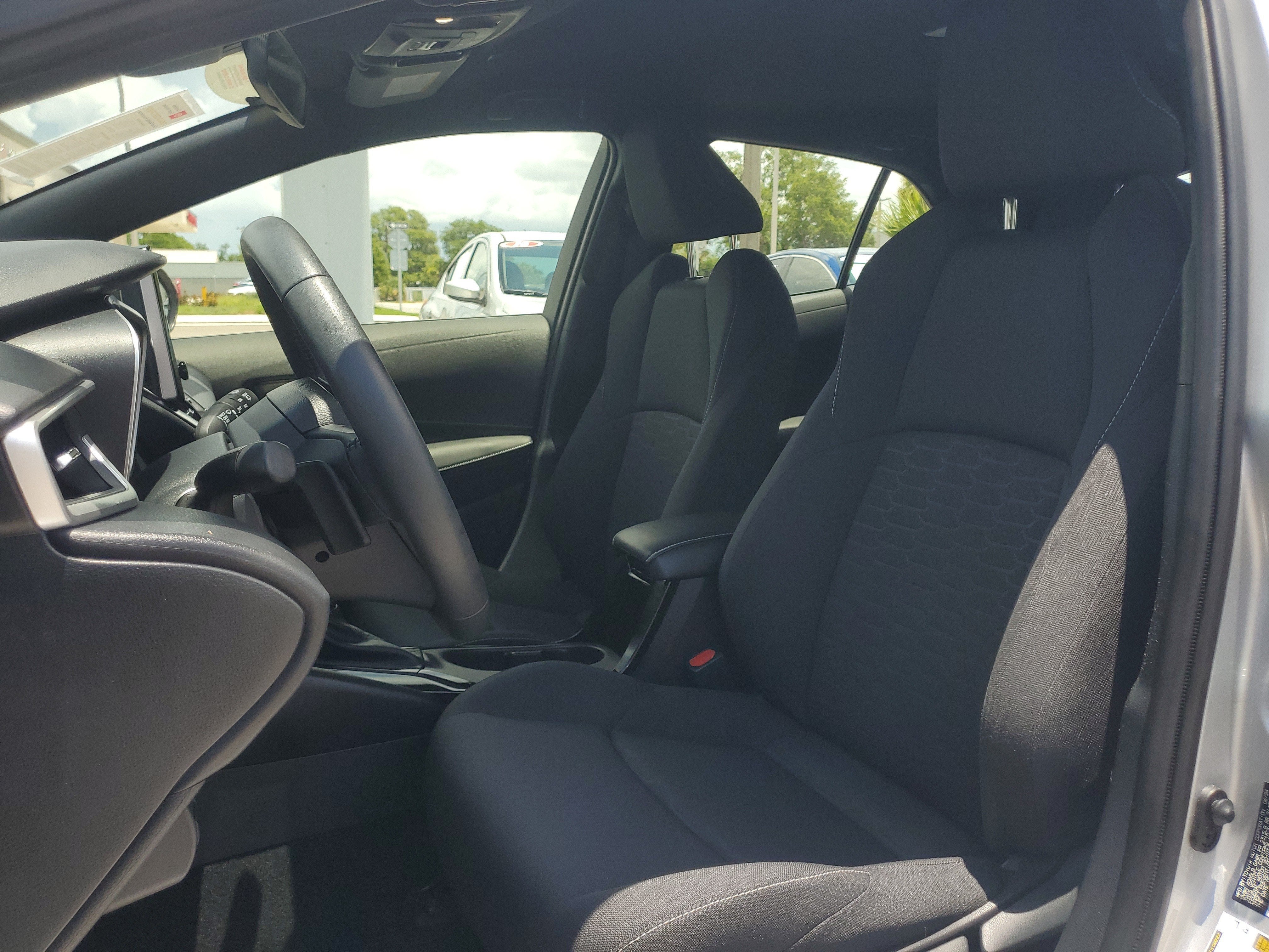 2025 Toyota Corolla Hatchback SE