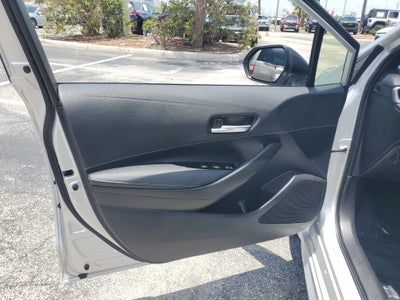 2025 Toyota Corolla Hatchback SE