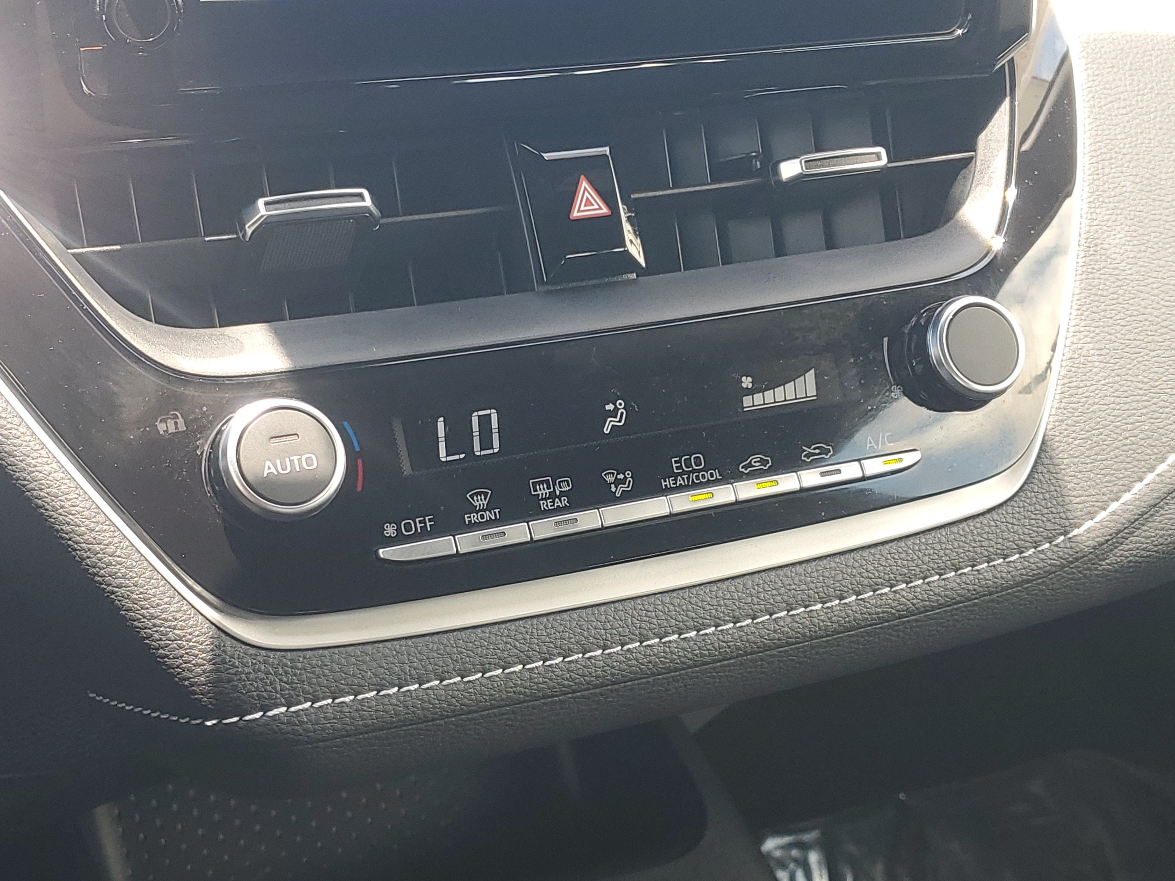 2025 Toyota Corolla Hatchback SE