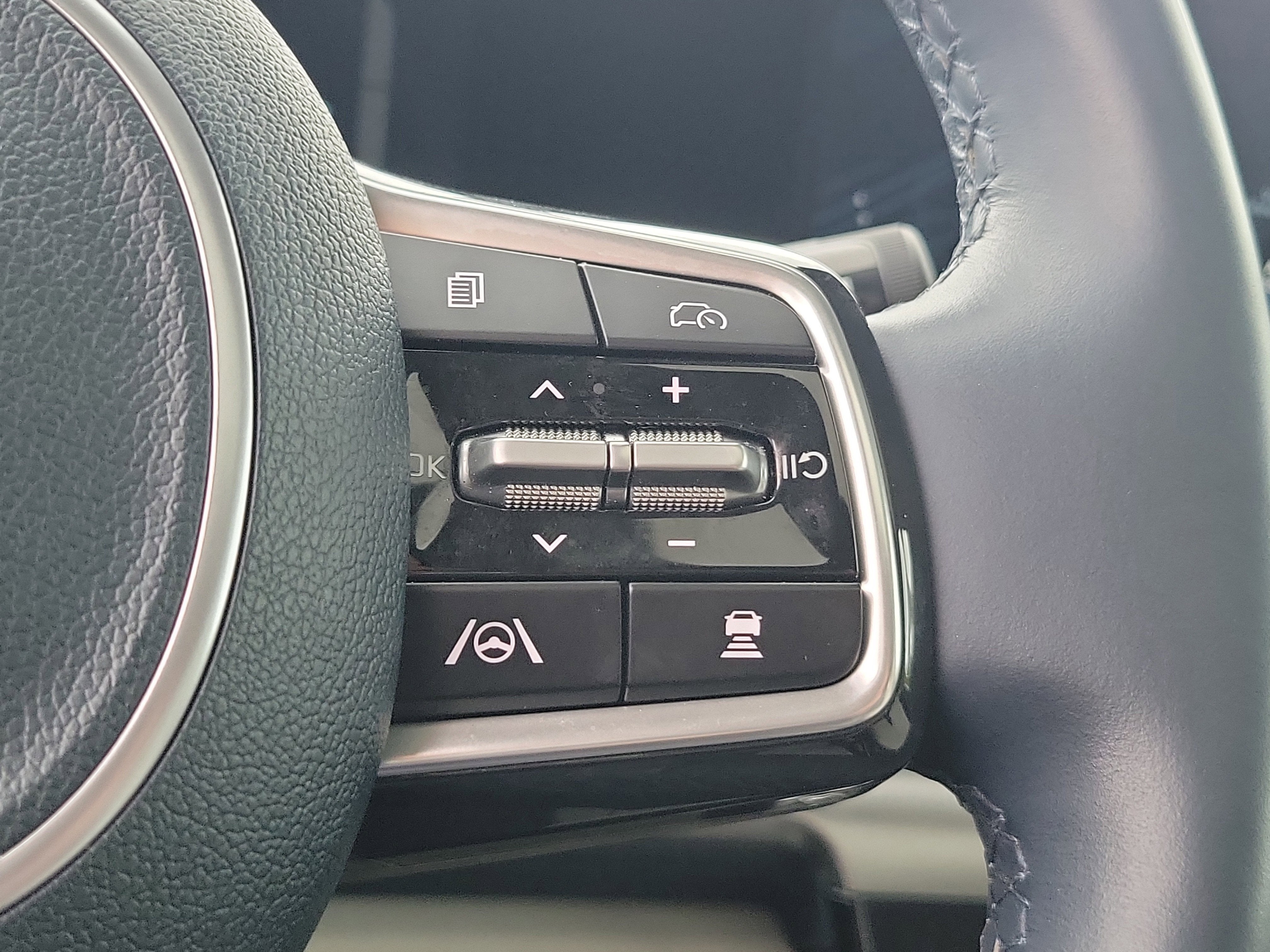 2025 Kia Carnival Hybrid SX Prestige