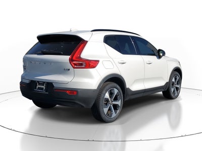 2024 Volvo XC40 Plus Dark Theme