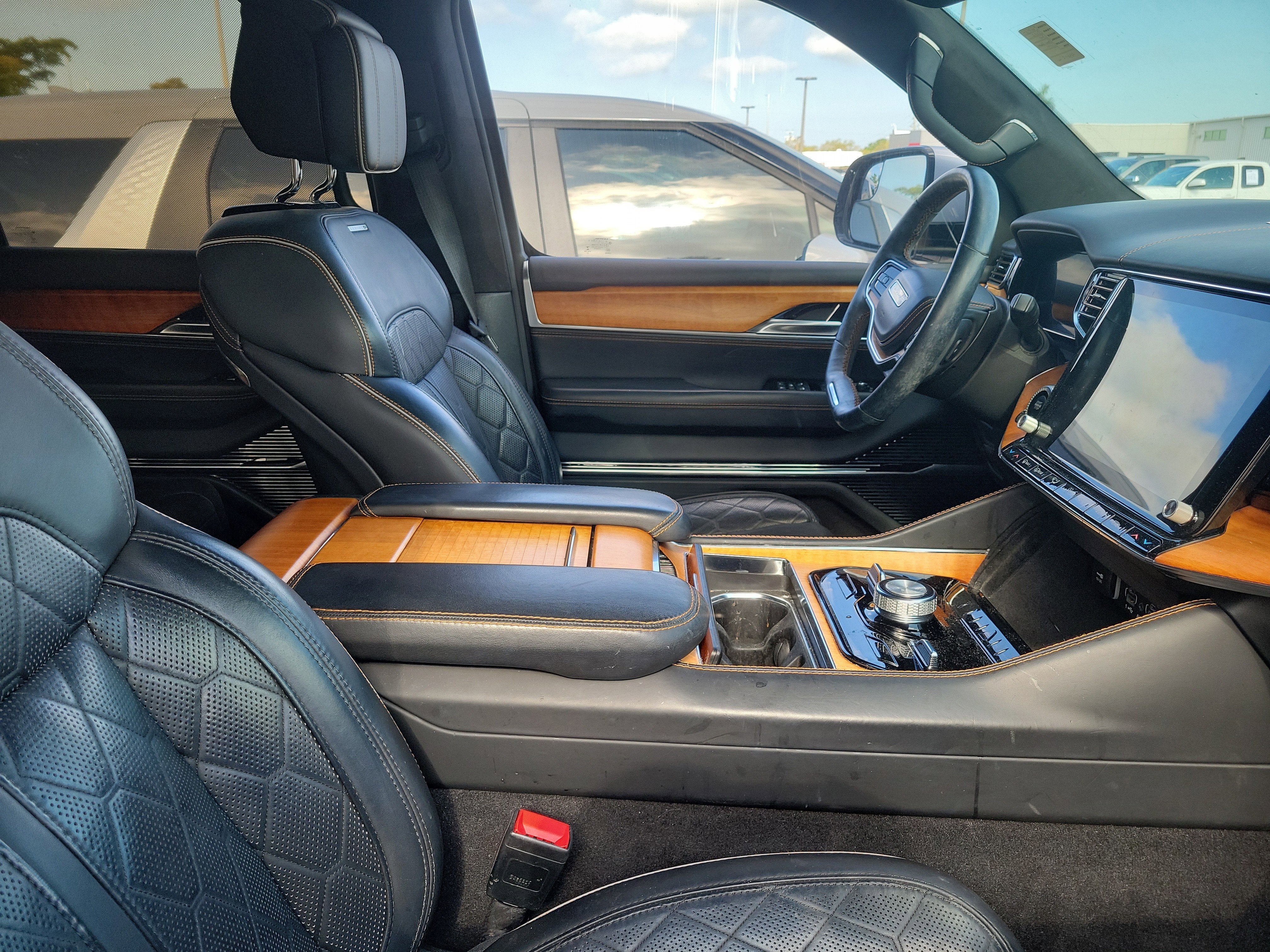 2022 Jeep Grand Wagoneer Series III