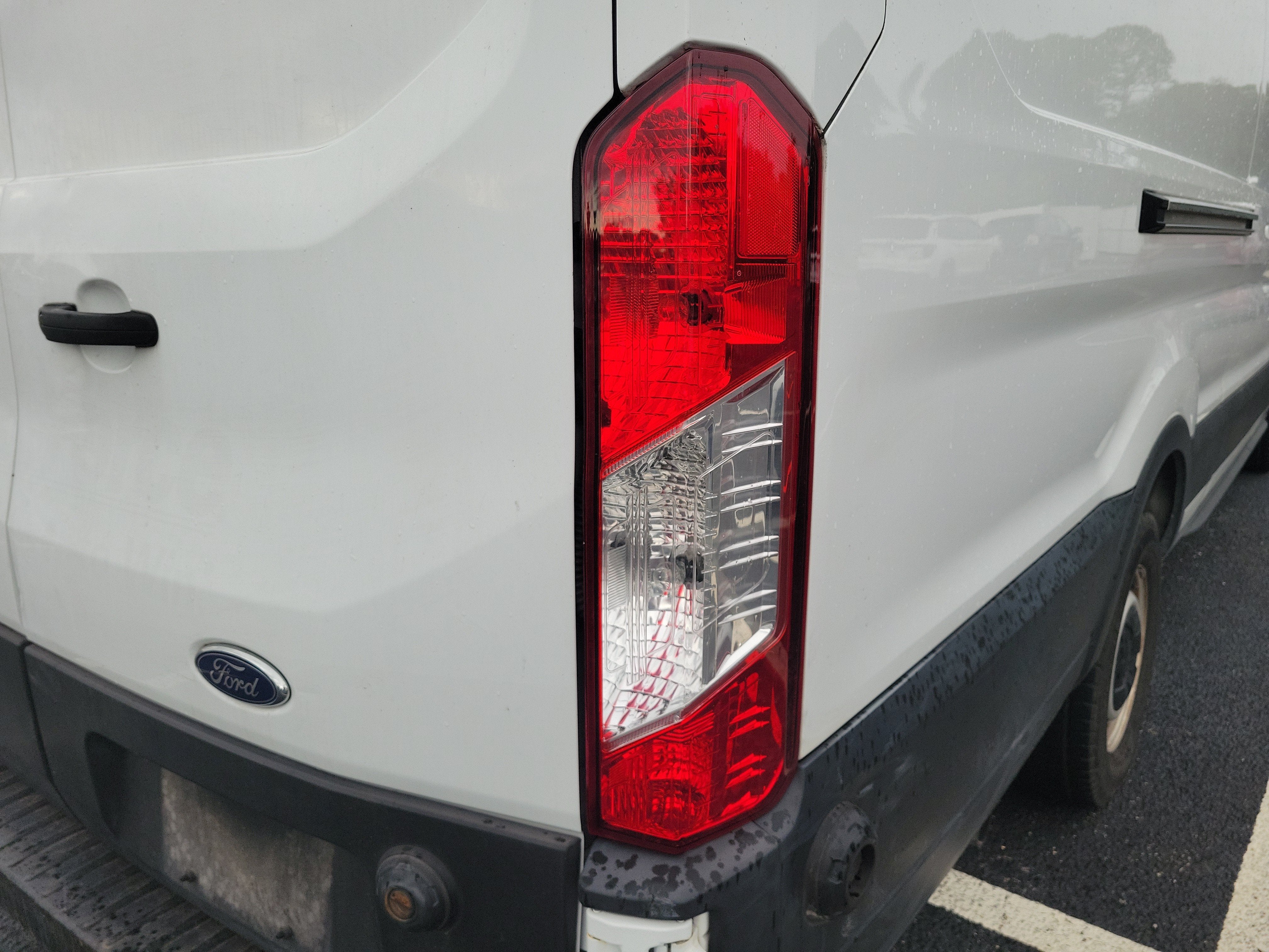 2022 Ford Transit-250 T-250 148" EL Hi Rf 9070 GVWR RWD